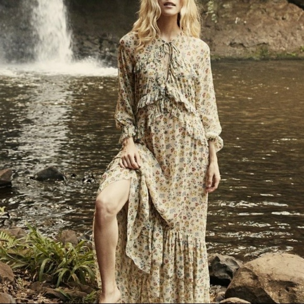 ISO Dôen Saffron Dress in Bouquet Floral size Small or Medium